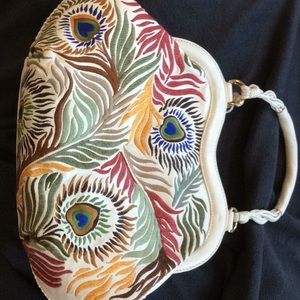 ISABELLE FIORE pristine handheld purse